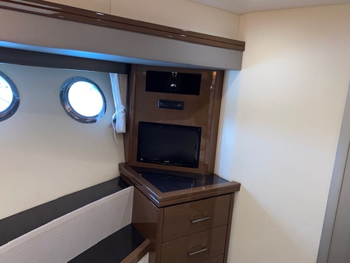 2014-marquis-63-71820e