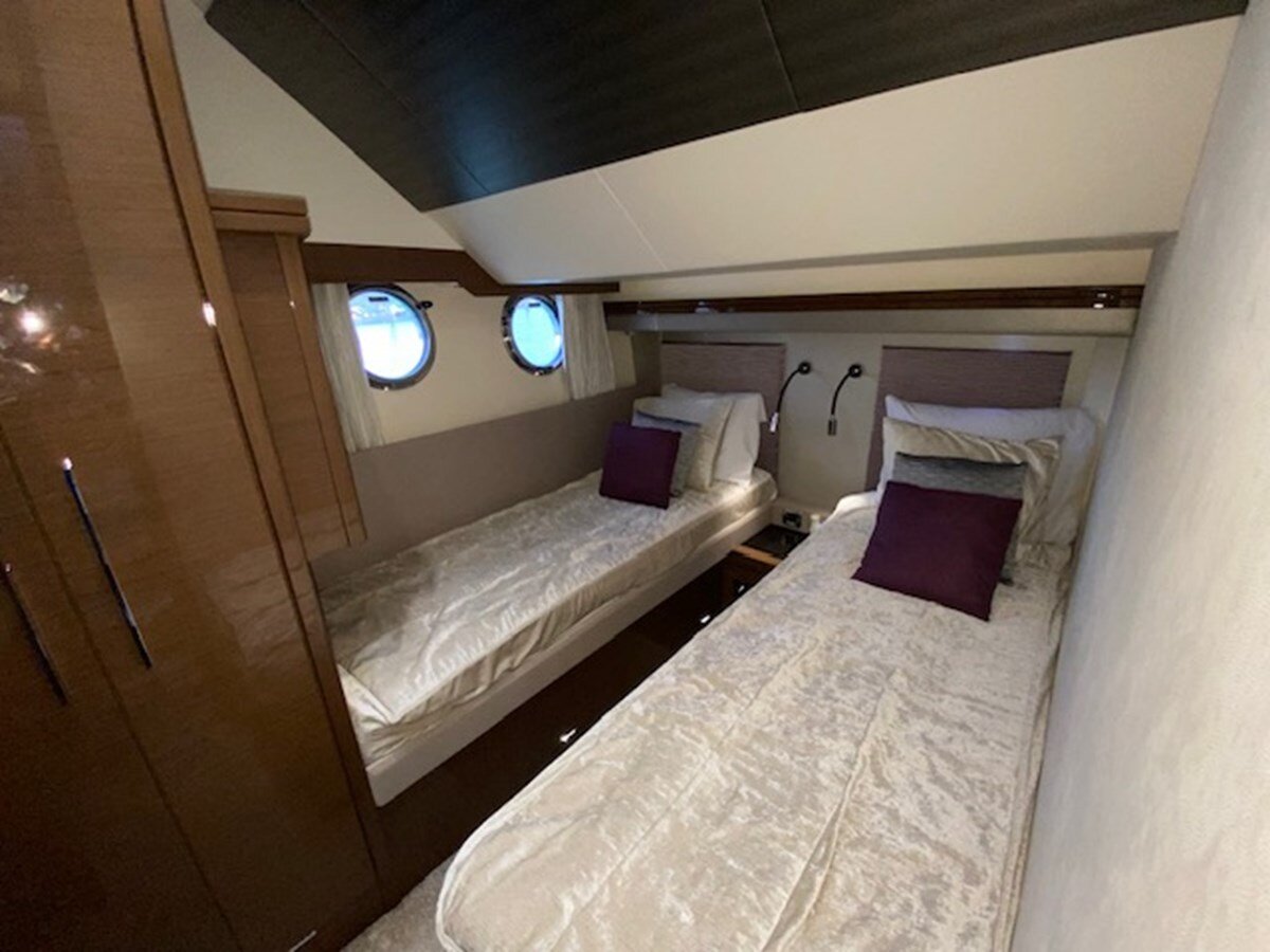 2014-marquis-63-71820e