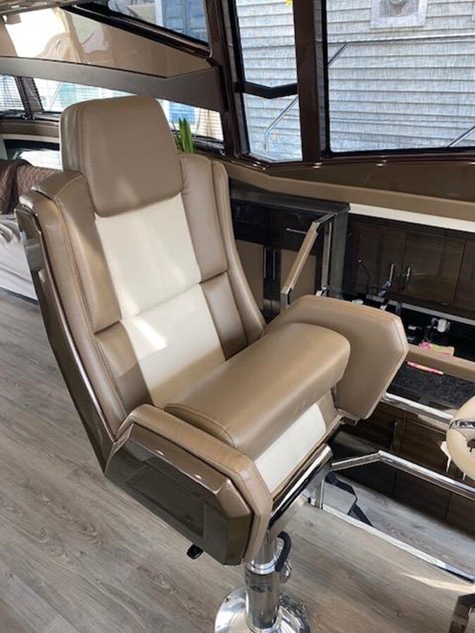 2014-marquis-63-71820e