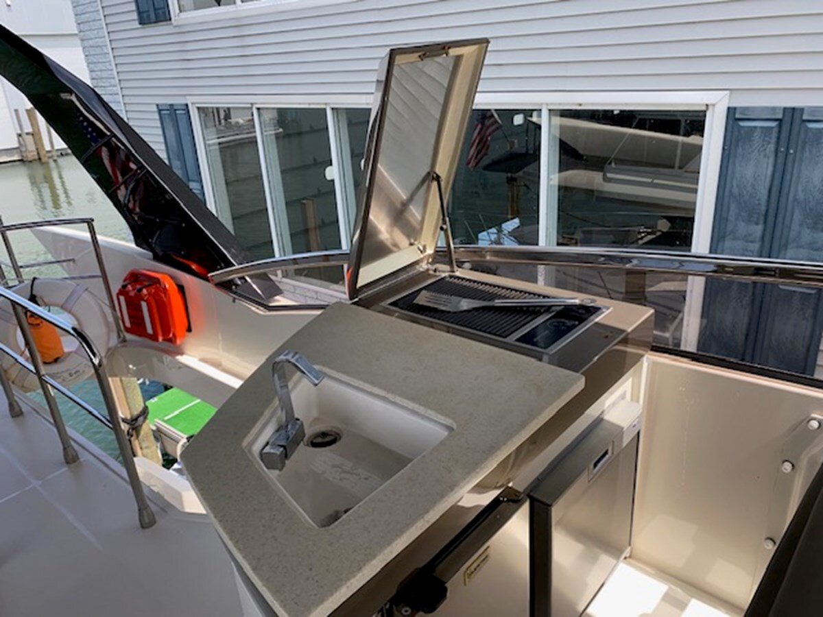 2014-marquis-63-71820e