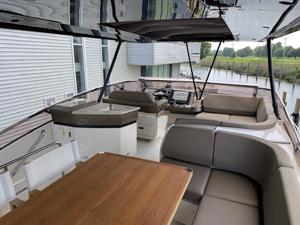 2014-marquis-63-71820e