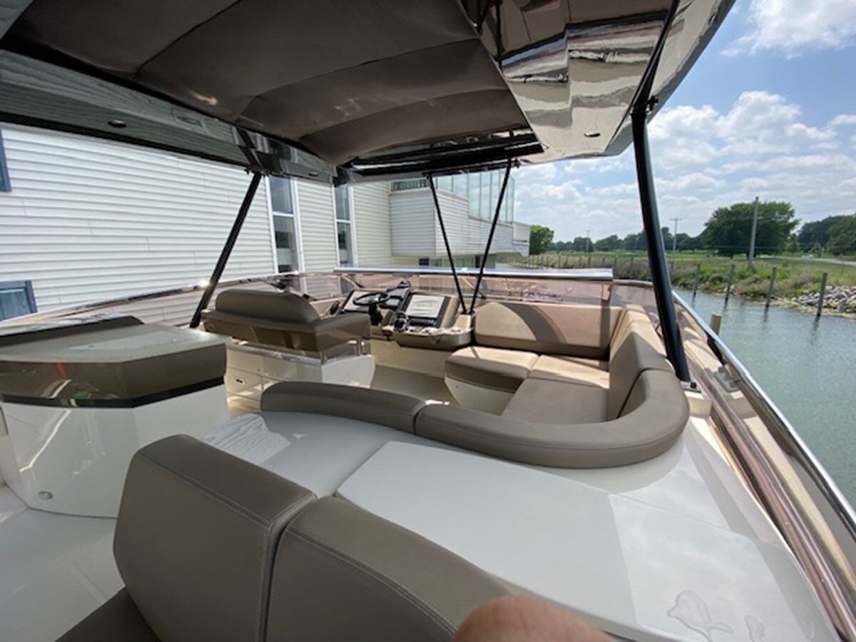 2014-marquis-63-71820e