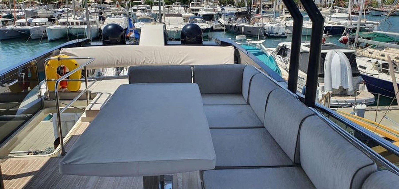 2014-monte-carlo-yachts-60-1-19e7ce