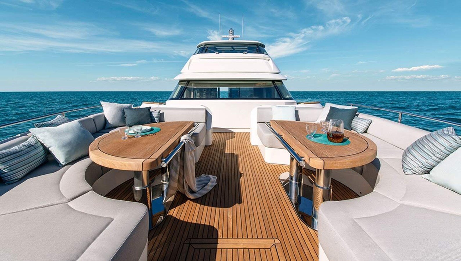 2014-monte-carlo-yachts-76-473f0c