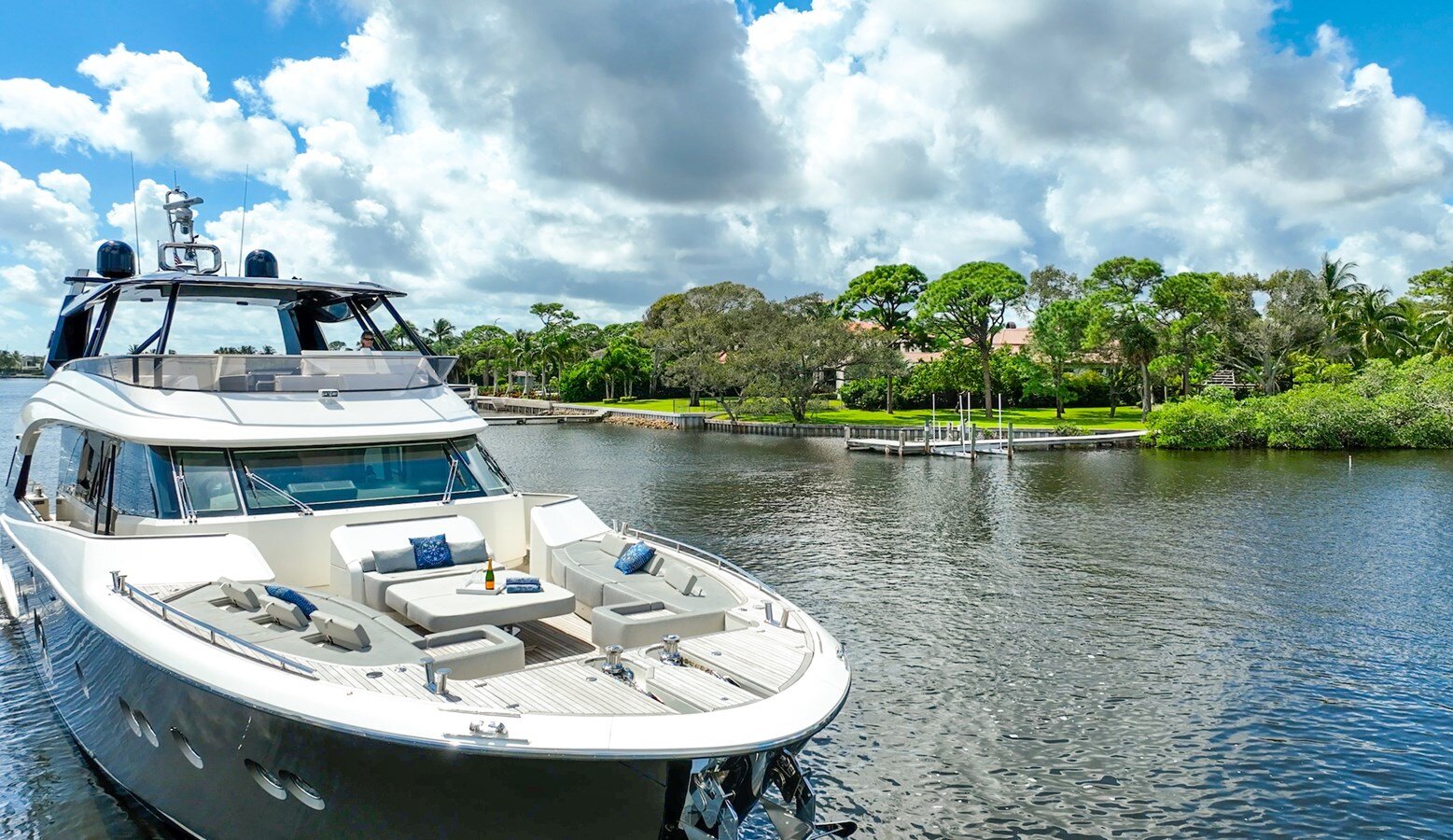 2014-monte-carlo-yachts-86-8aedcb