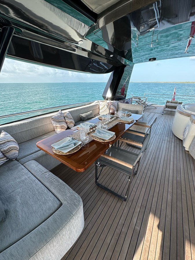 2014-monte-carlo-yachts-86-8aedcb