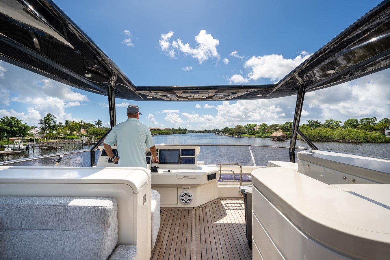 2014-monte-carlo-yachts-86-8aedcb