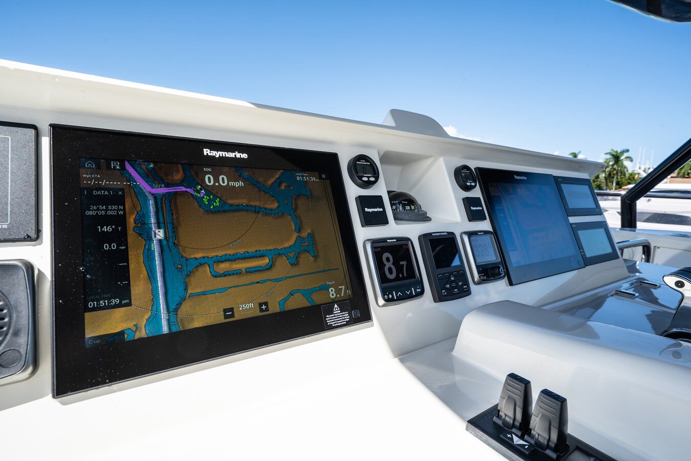 2014-monte-carlo-yachts-86-8aedcb