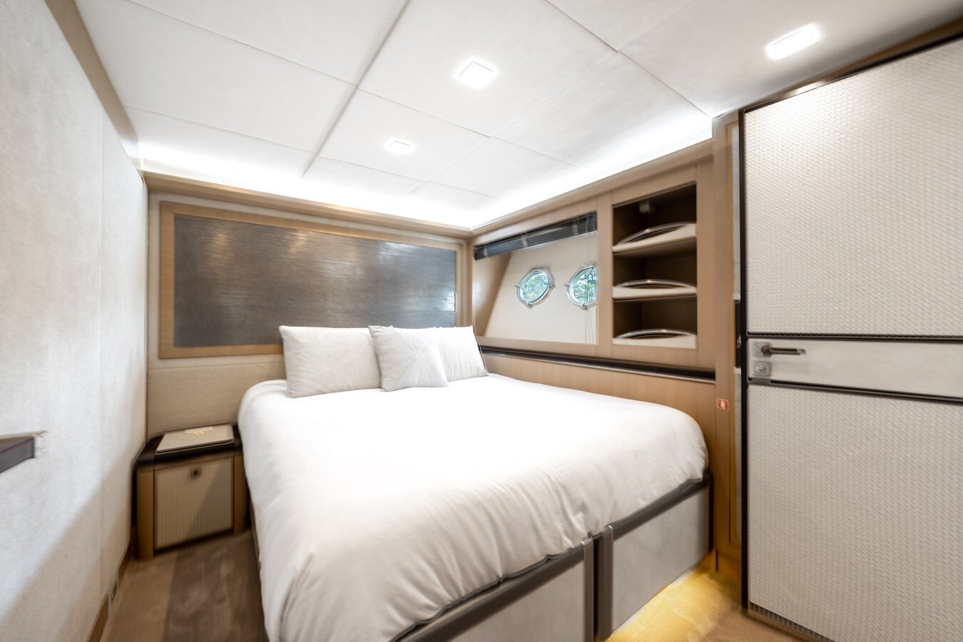 2014-monte-carlo-yachts-86-8aedcb