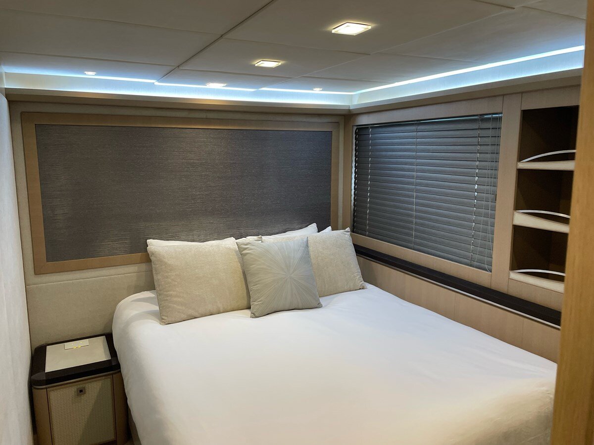 2014-monte-carlo-yachts-86-8aedcb