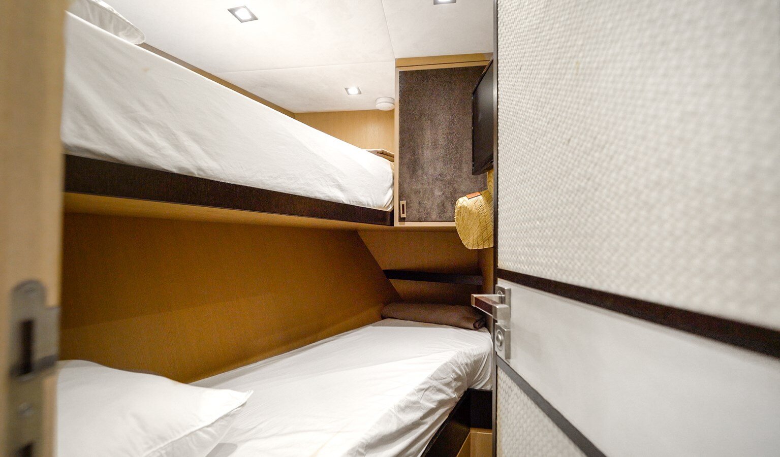 2014-monte-carlo-yachts-86-8aedcb