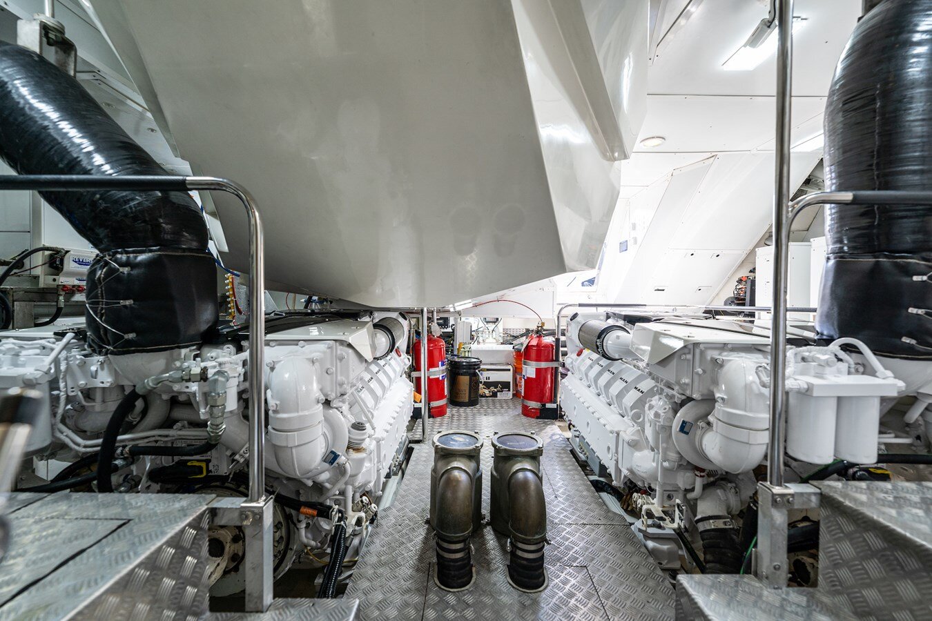 2014-monte-carlo-yachts-86-8aedcb