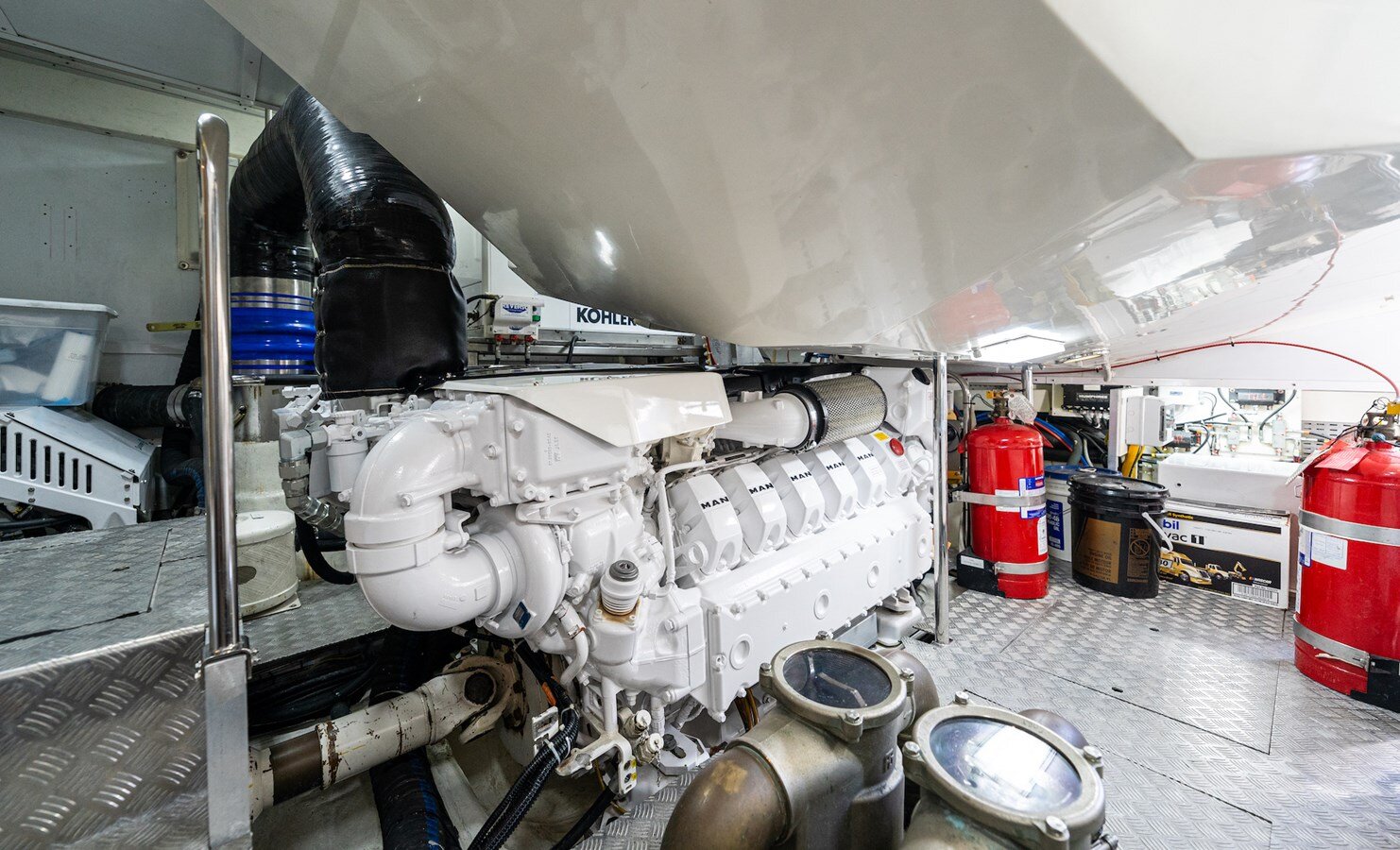 2014-monte-carlo-yachts-86-8aedcb