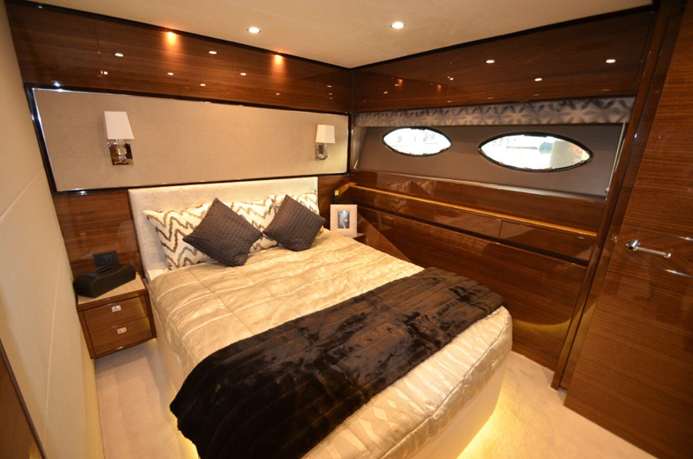 2014-princess-yachts-88-085a6a