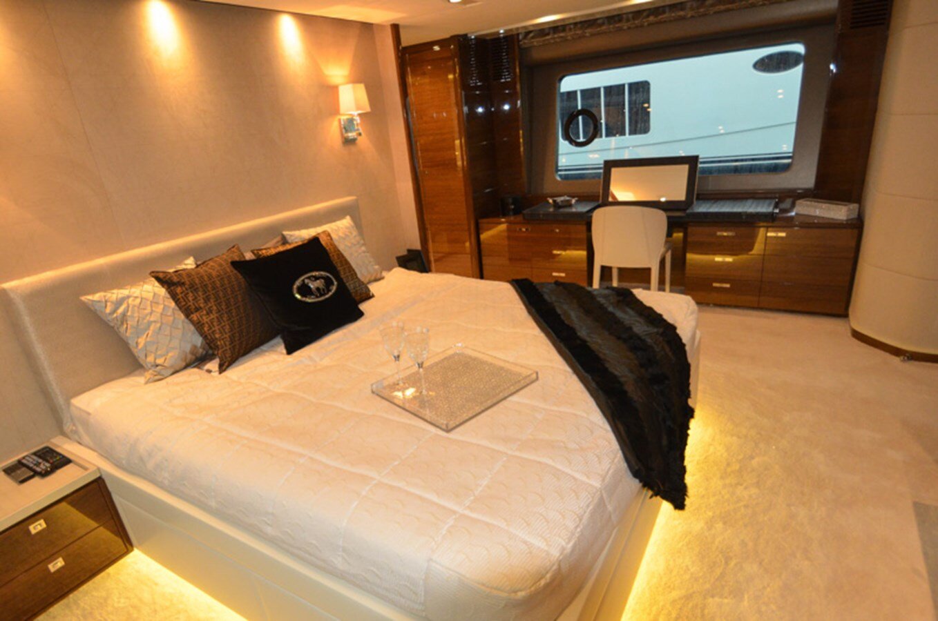 2014-princess-yachts-88-085a6a