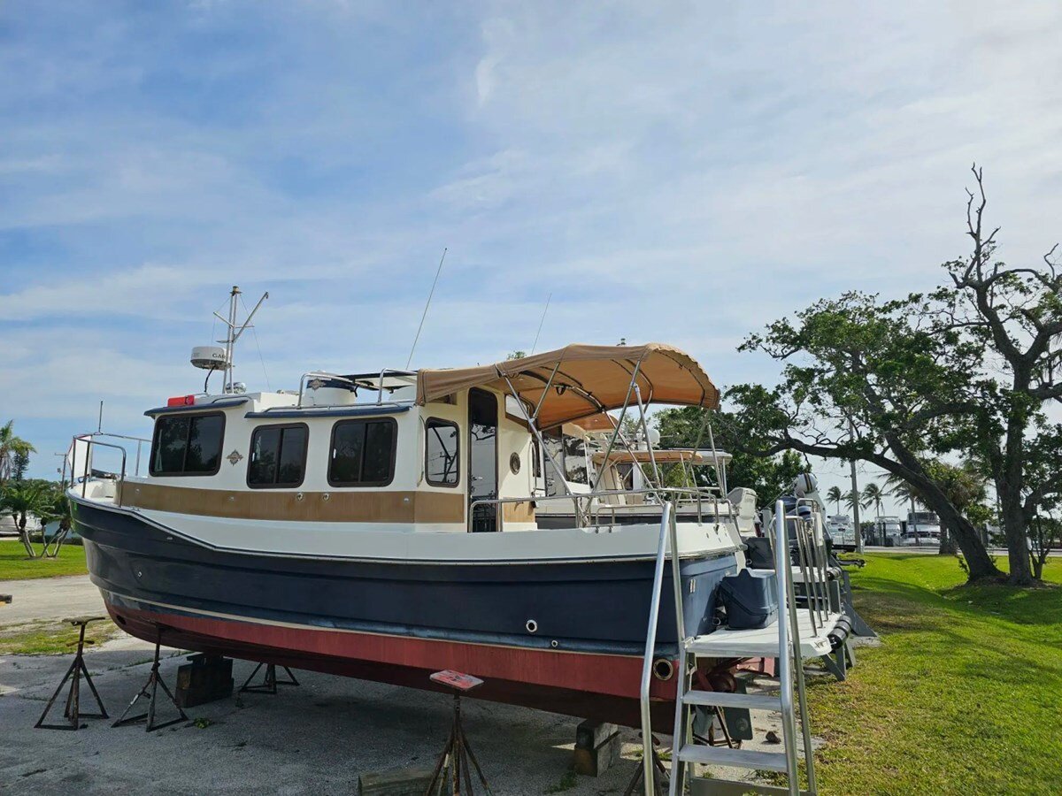 2014-ranger-tugs-27-1-c8e7c0