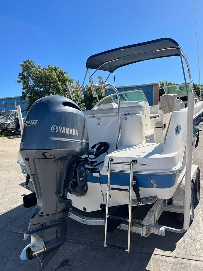 2014-robalo-21-6-8eb2a6