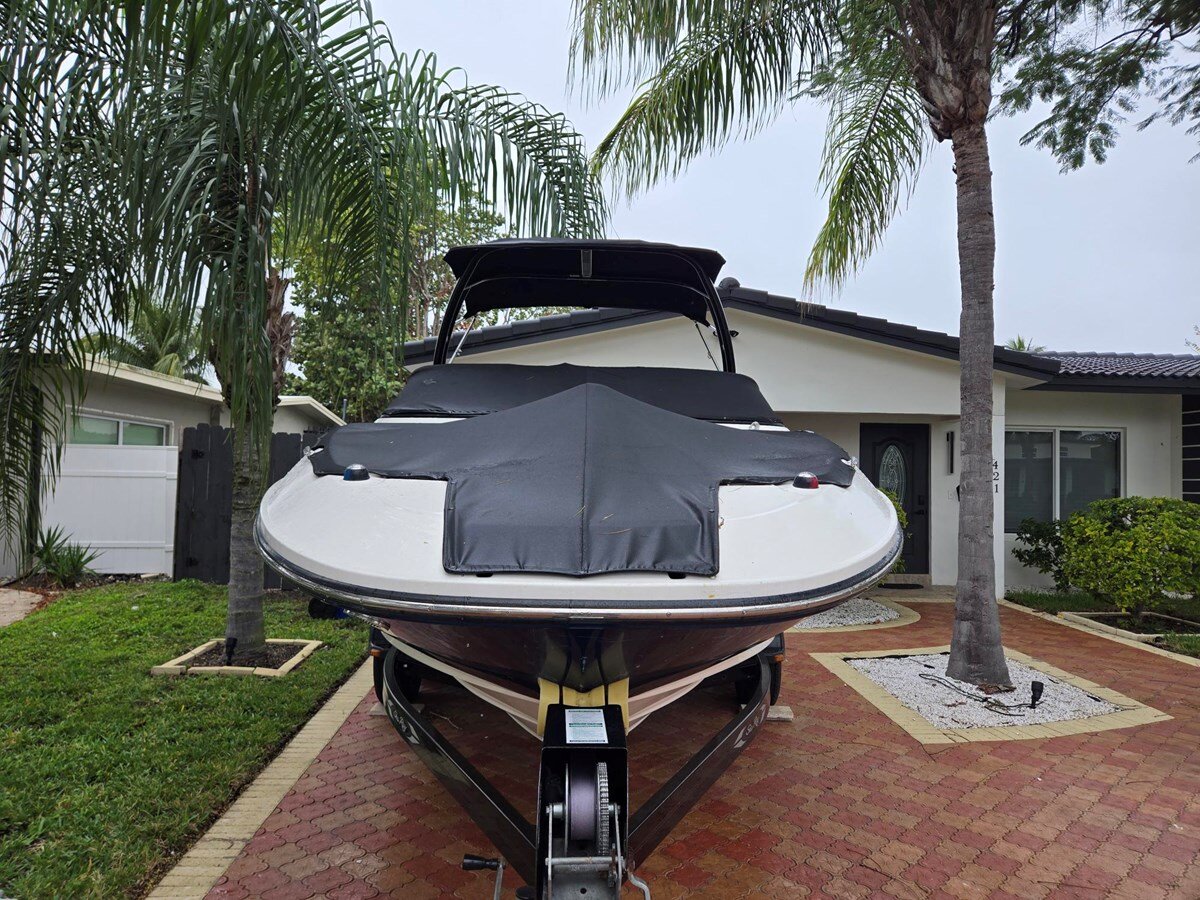 2014-sea-ray-22-c0340f