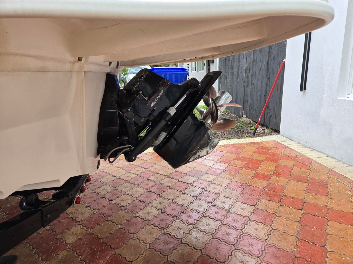 2014-sea-ray-22-c0340f