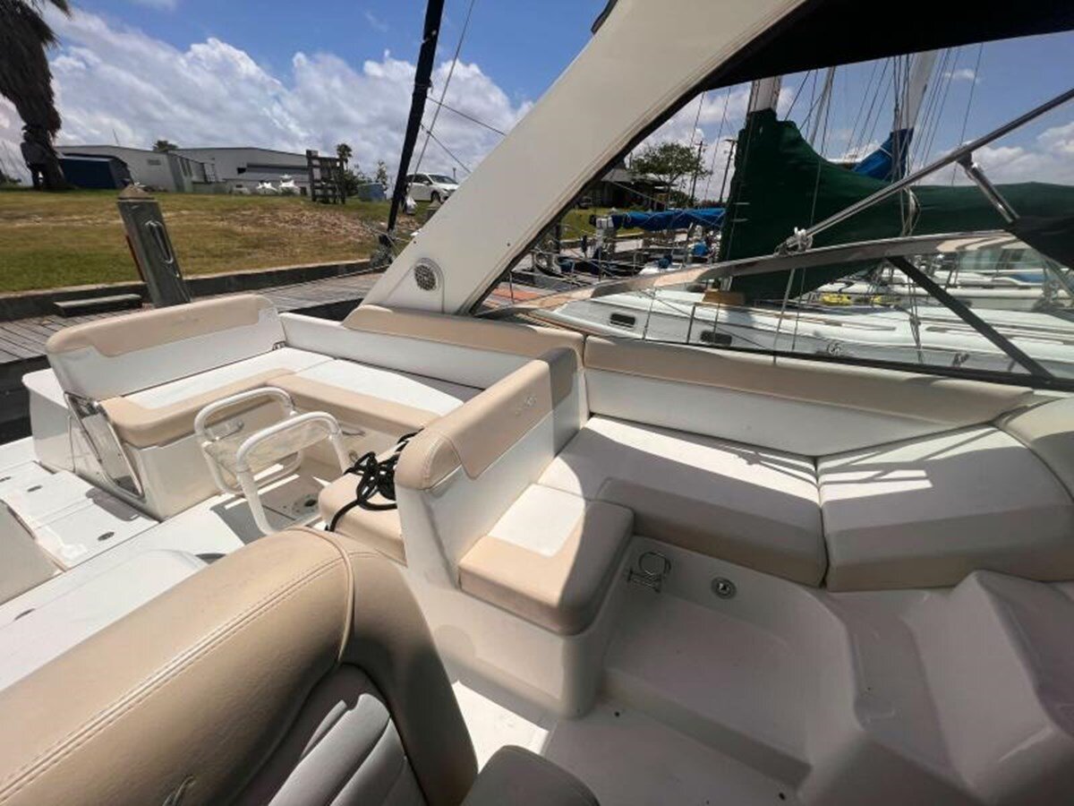 2014-sea-ray-37-4-cf05d7