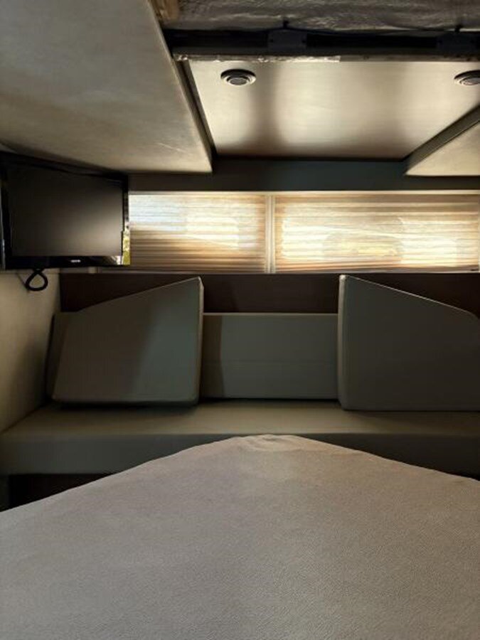 2014-sea-ray-37-4-cf05d7