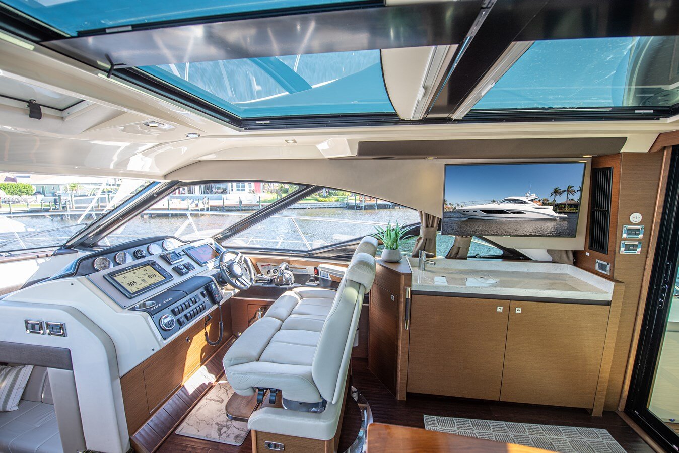 2014-sea-ray-51-937be1