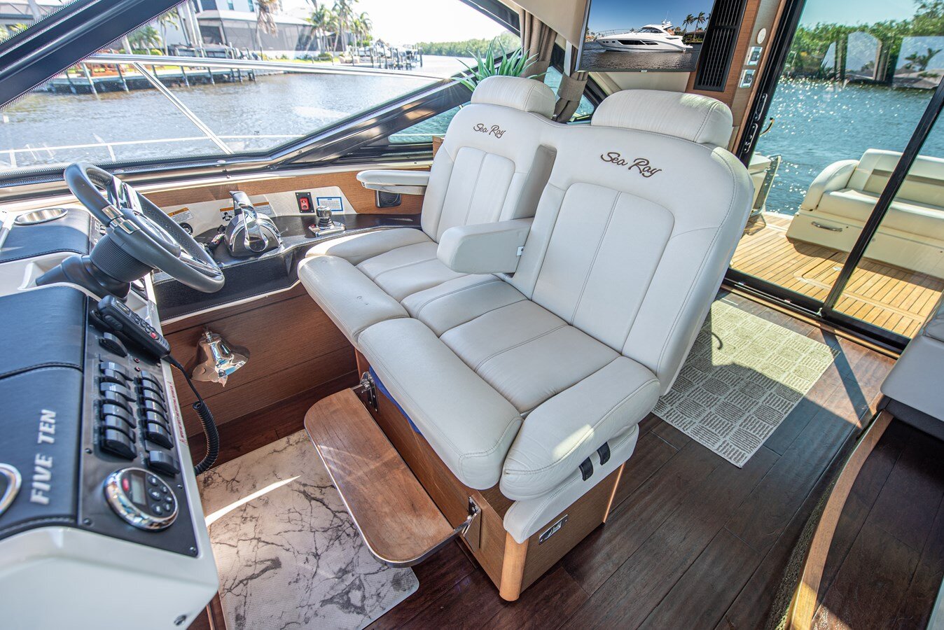 2014-sea-ray-51-937be1