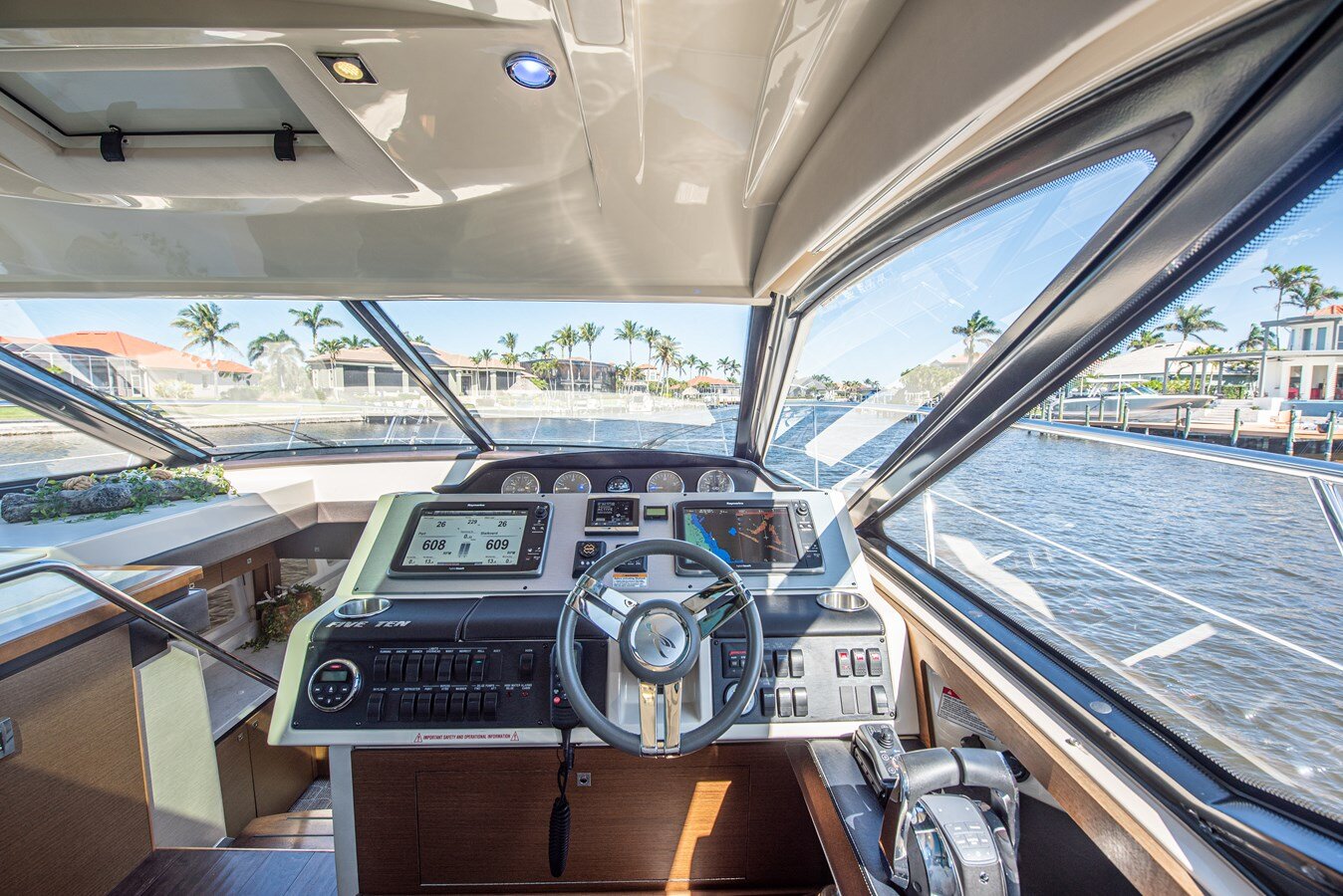 2014-sea-ray-51-937be1