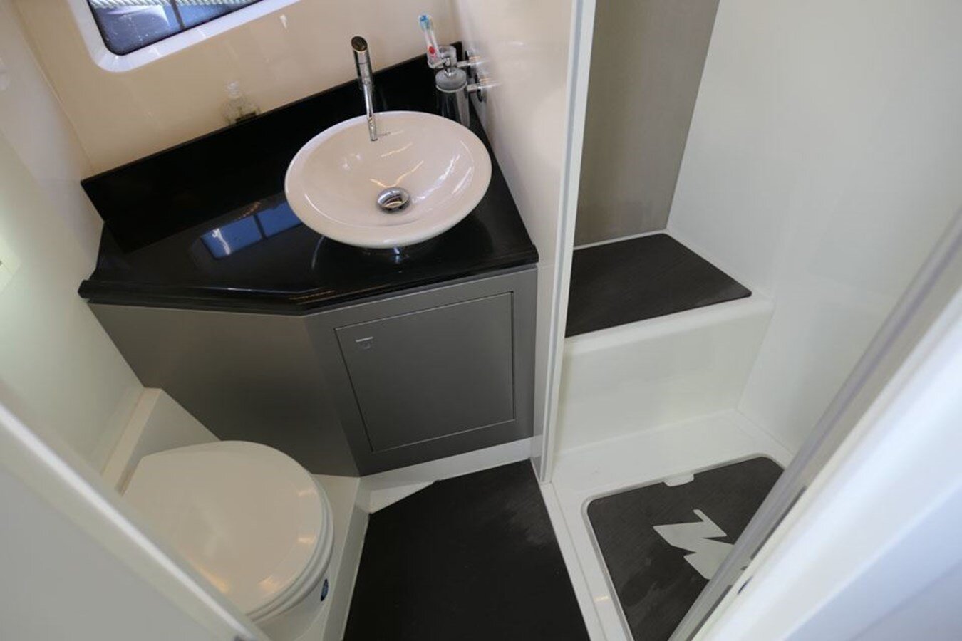 2014-windy-boats-39-dcc419