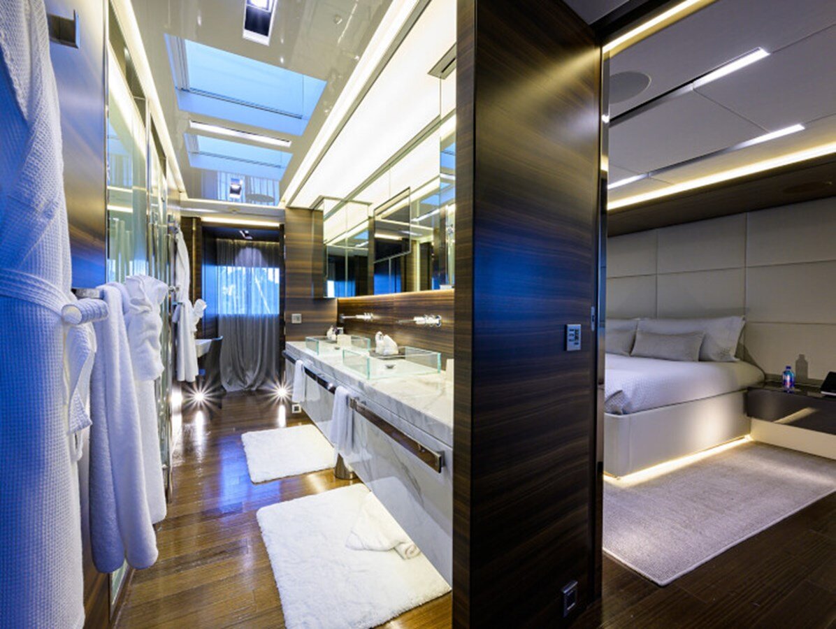 2015-admiral-yachts-123-9aa025