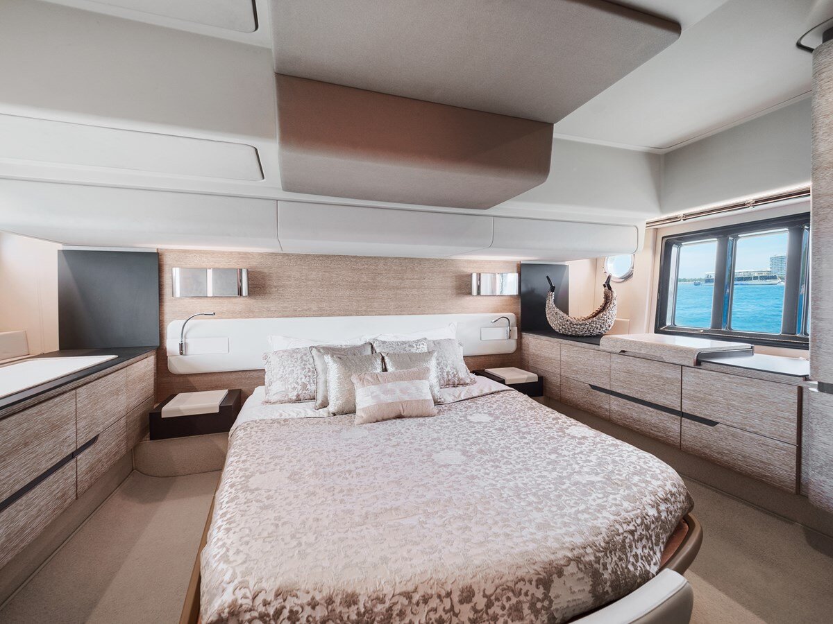 2015 AZIMUT YACHTS 50'