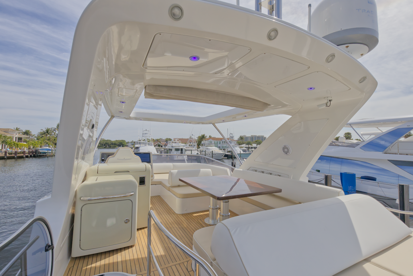 2015-azimut-yachts-64-697f47