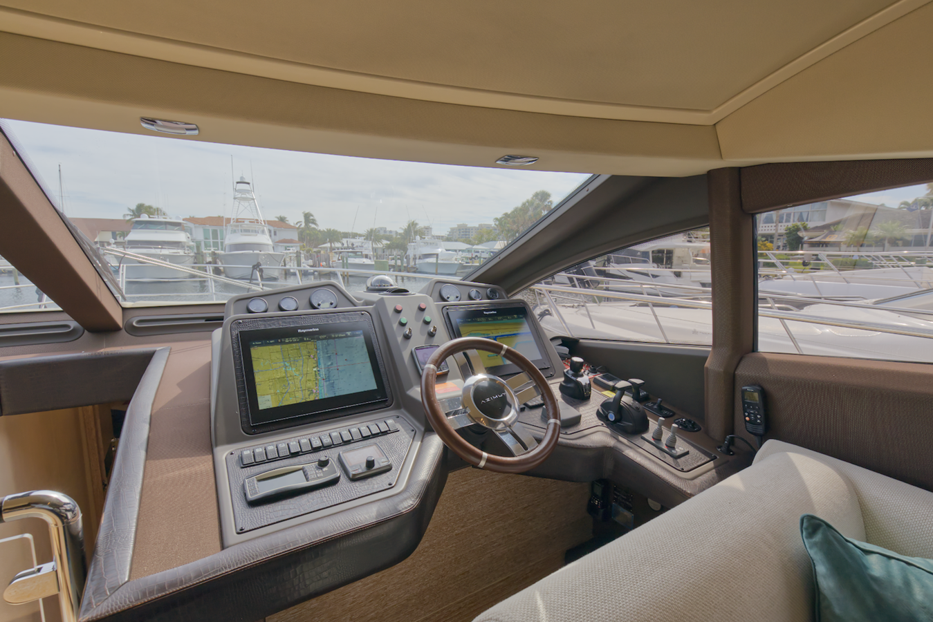 2015-azimut-yachts-64-697f47