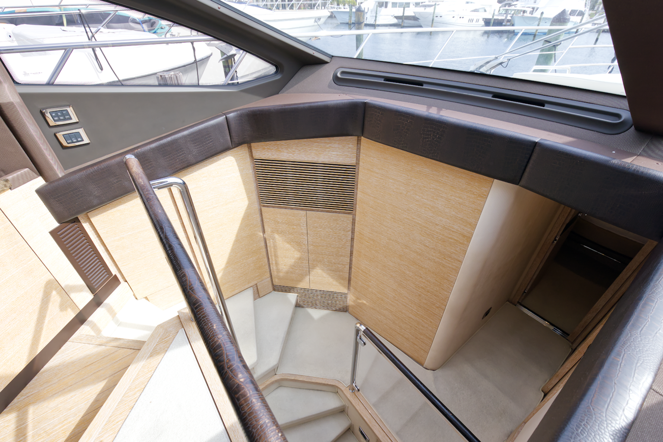 2015-azimut-yachts-64-697f47