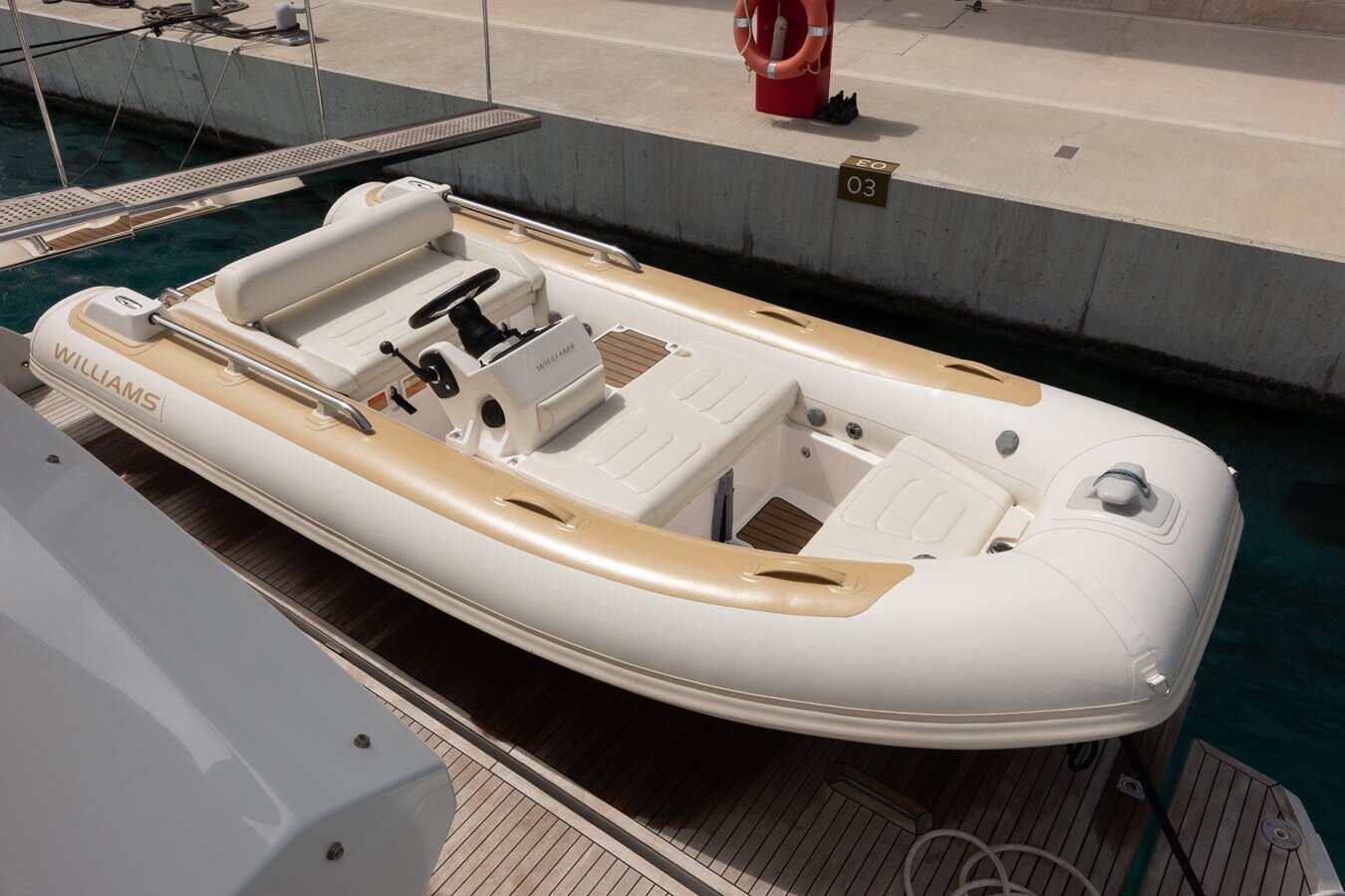 2015-azimut-yachts-80-ac0703