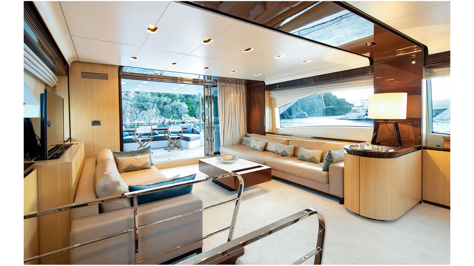 2015 AZIMUT YACHTS 84' 4