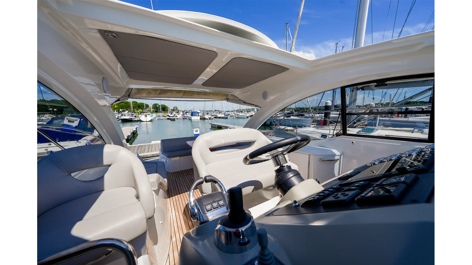 2015-beneteau-38-e52c50