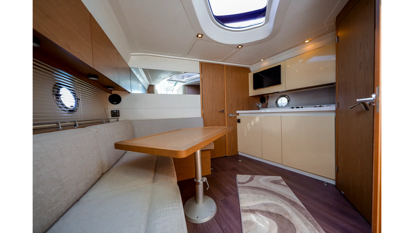 2015-beneteau-38-e52c50