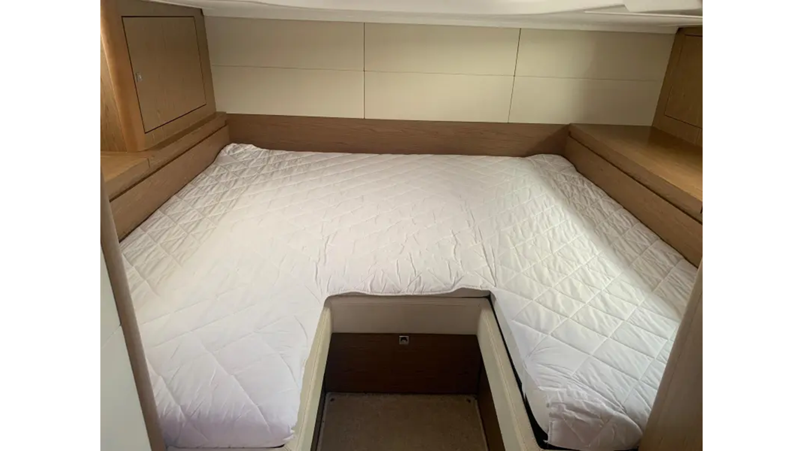 2015-beneteau-38-e52c50