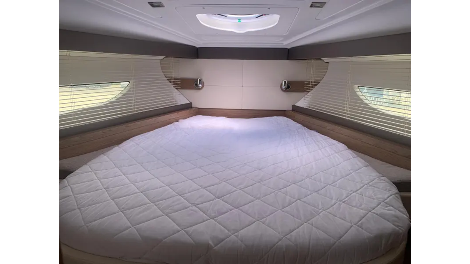 2015-beneteau-38-e52c50