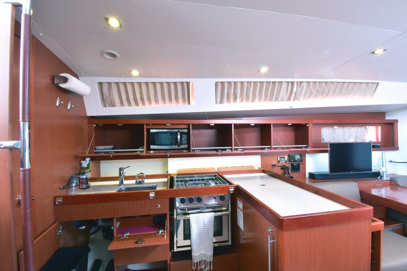 2015-beneteau-45-9-ab21c8