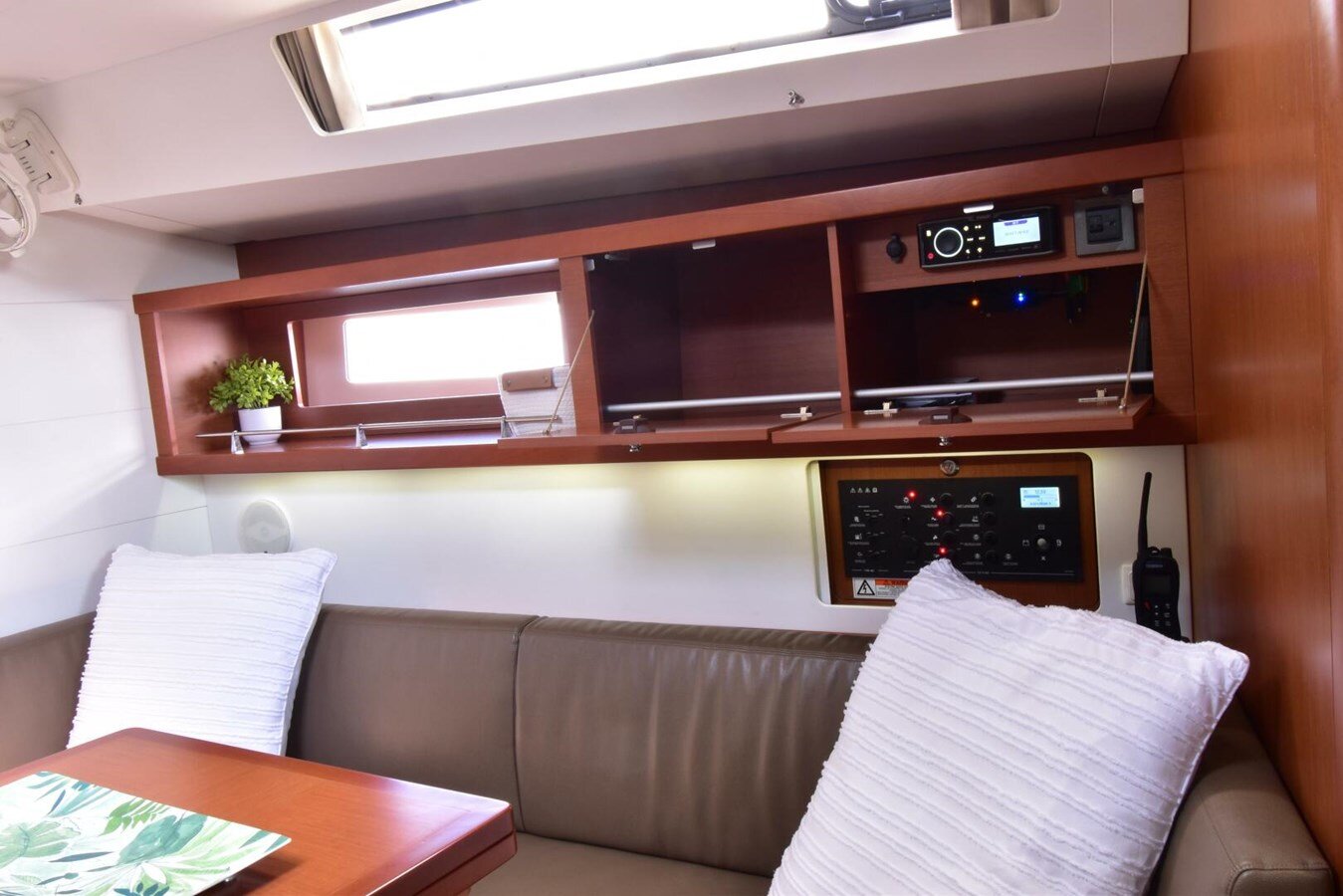 2015-beneteau-45-9-ab21c8