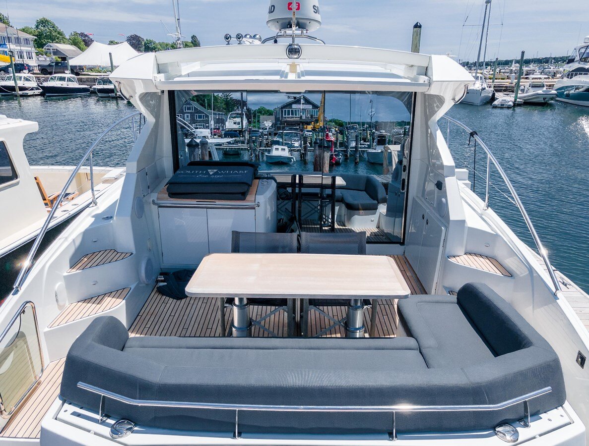 2015-beneteau-49-f7d6d3