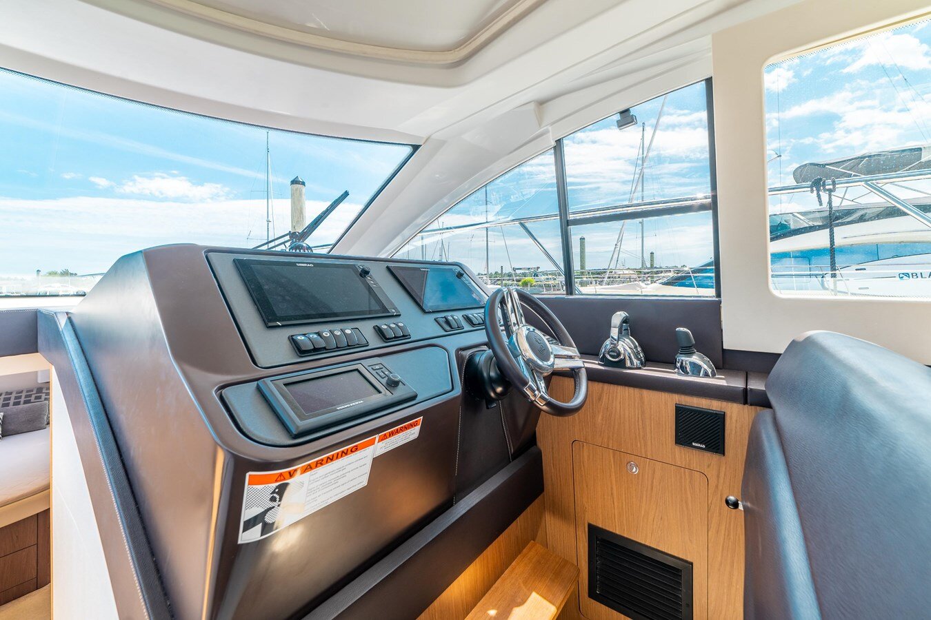 2015-beneteau-49-f7d6d3