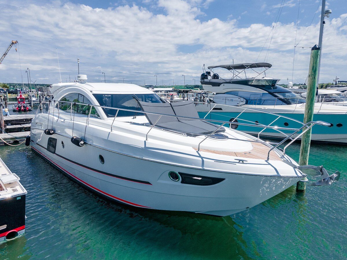 2015-beneteau-49-f7d6d3