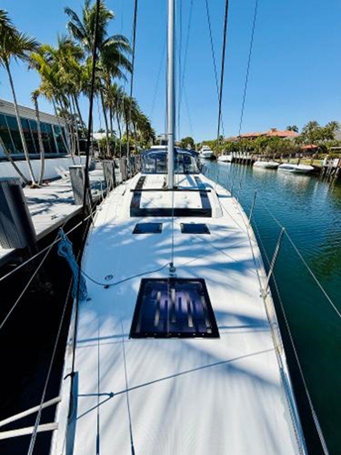 2015-beneteau-55-8-e1d02f
