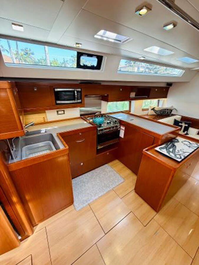 2015-beneteau-55-8-e1d02f