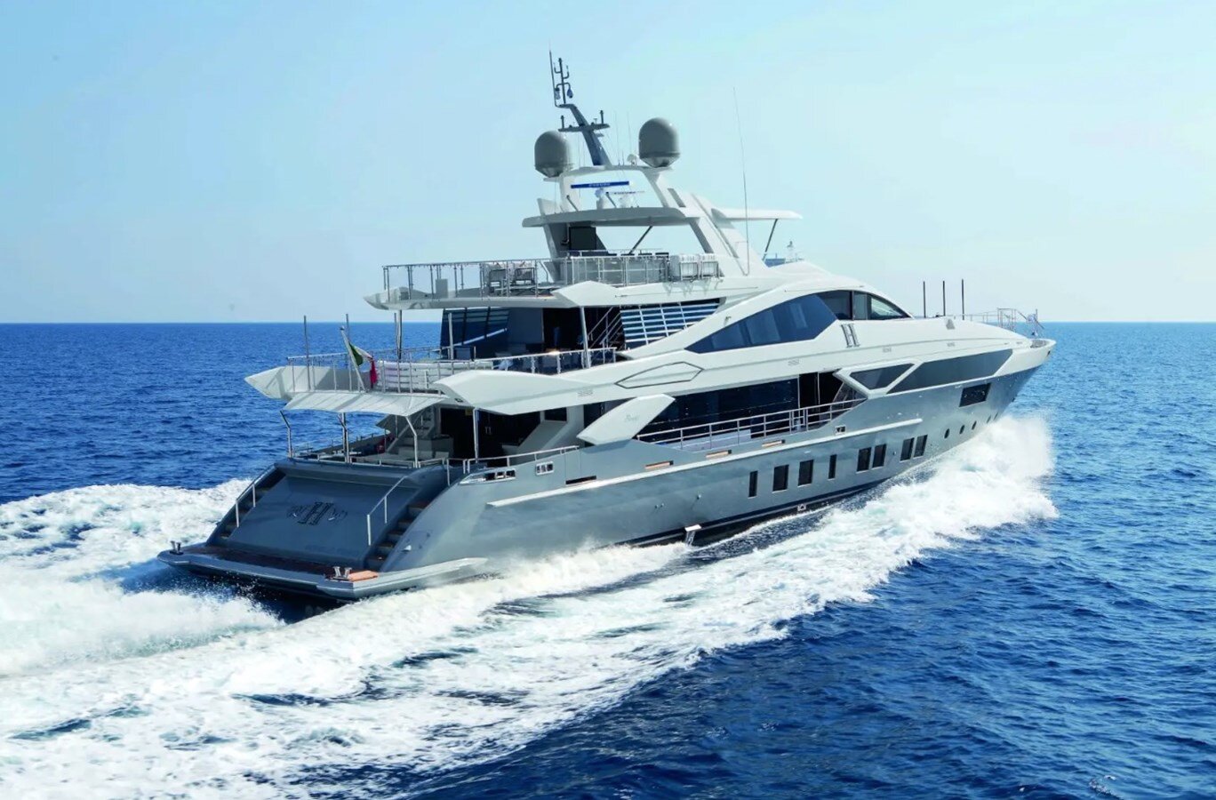 2015-benetti-139-10-6399b6