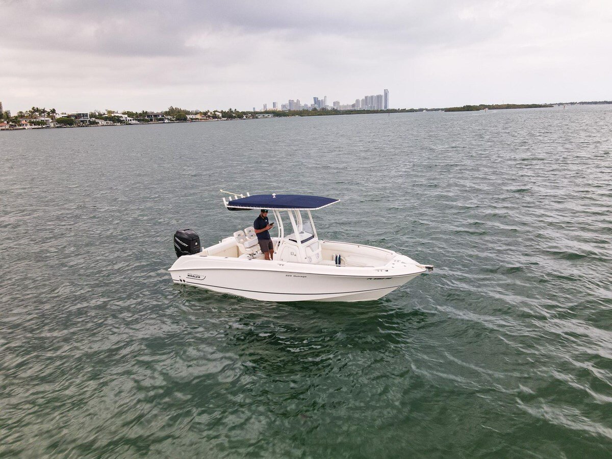 2015-boston-whaler-22-3-c46d80