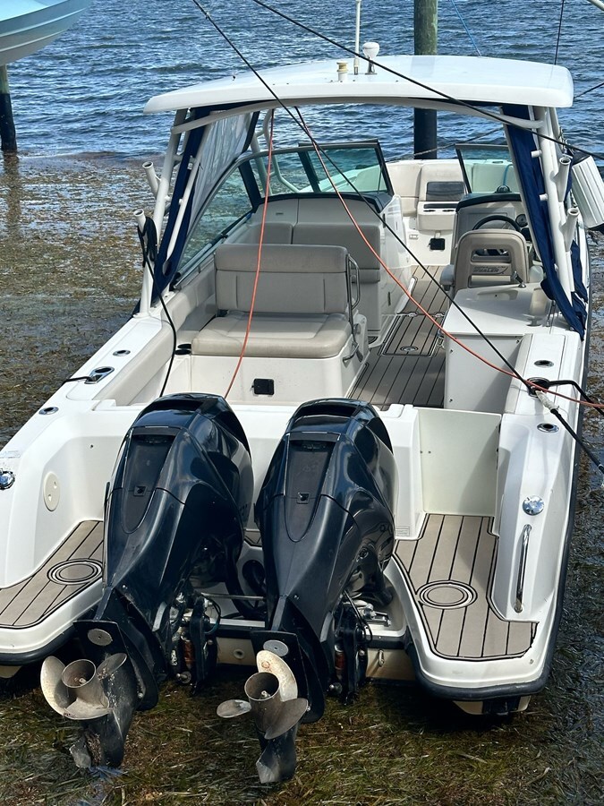 2015-boston-whaler-27-1-ba03b0
